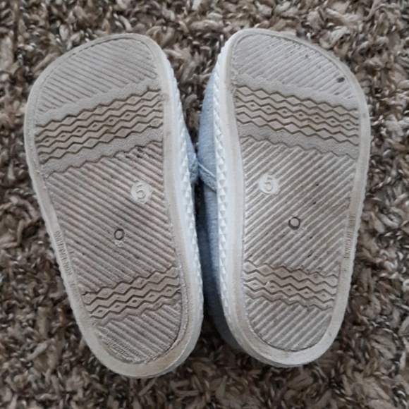 #552Toddler shoes Size:5. Great condition. "Dog & Fire Truck" - Picture 7 of 8